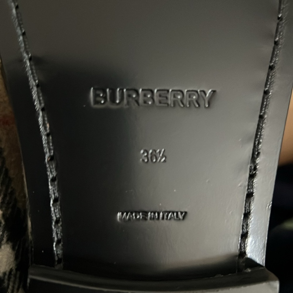 NIB Burberry check wool felt  Plaid Loafers - size: 36 1/2 - Picture 6 of 6